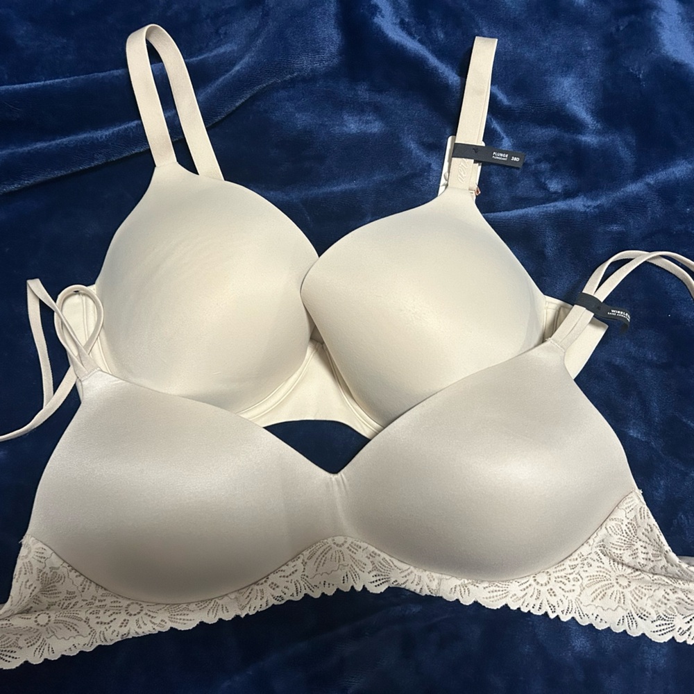 Aerie Cream Lace Accent Bra